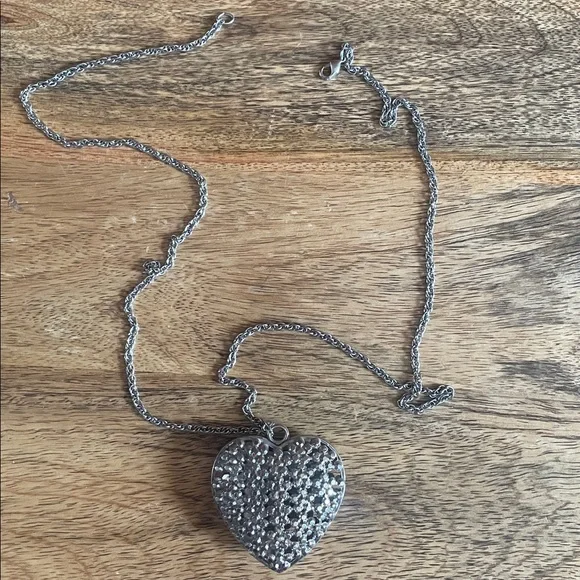 ♥️Heart Pendant with Rhinestones, silver tone - Picture 5 of 6